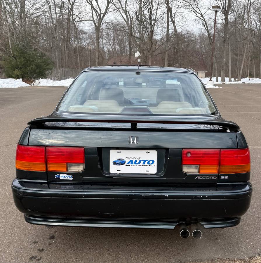 Honda-accord-se-4dr-sedan-1993-green-3