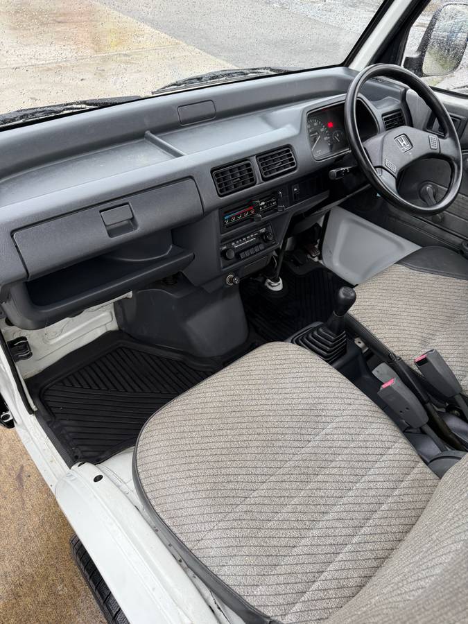 Honda-acty-1992-white-12