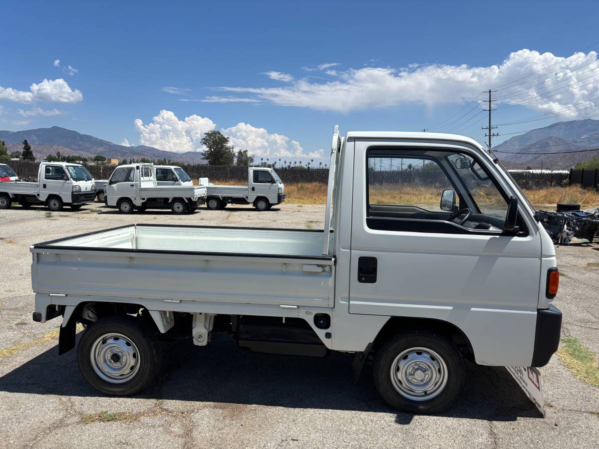 Honda-acty-1992-white-33