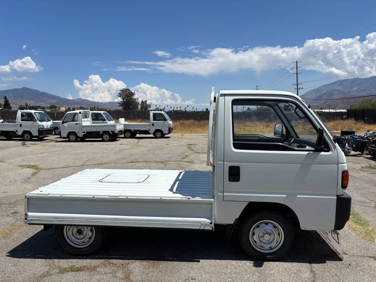 Honda-acty-1992-white-35