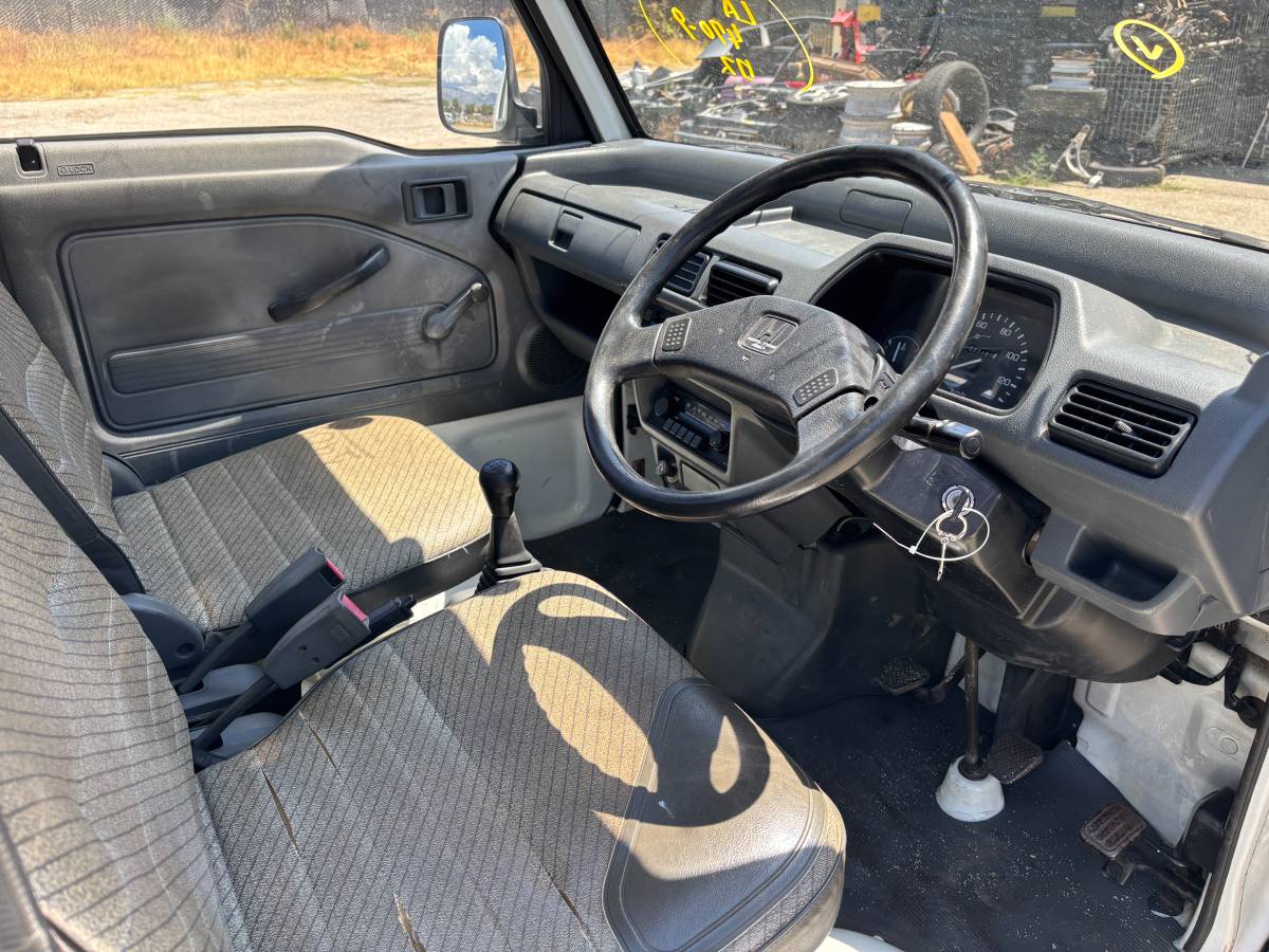 Honda-acty-1992-white-36