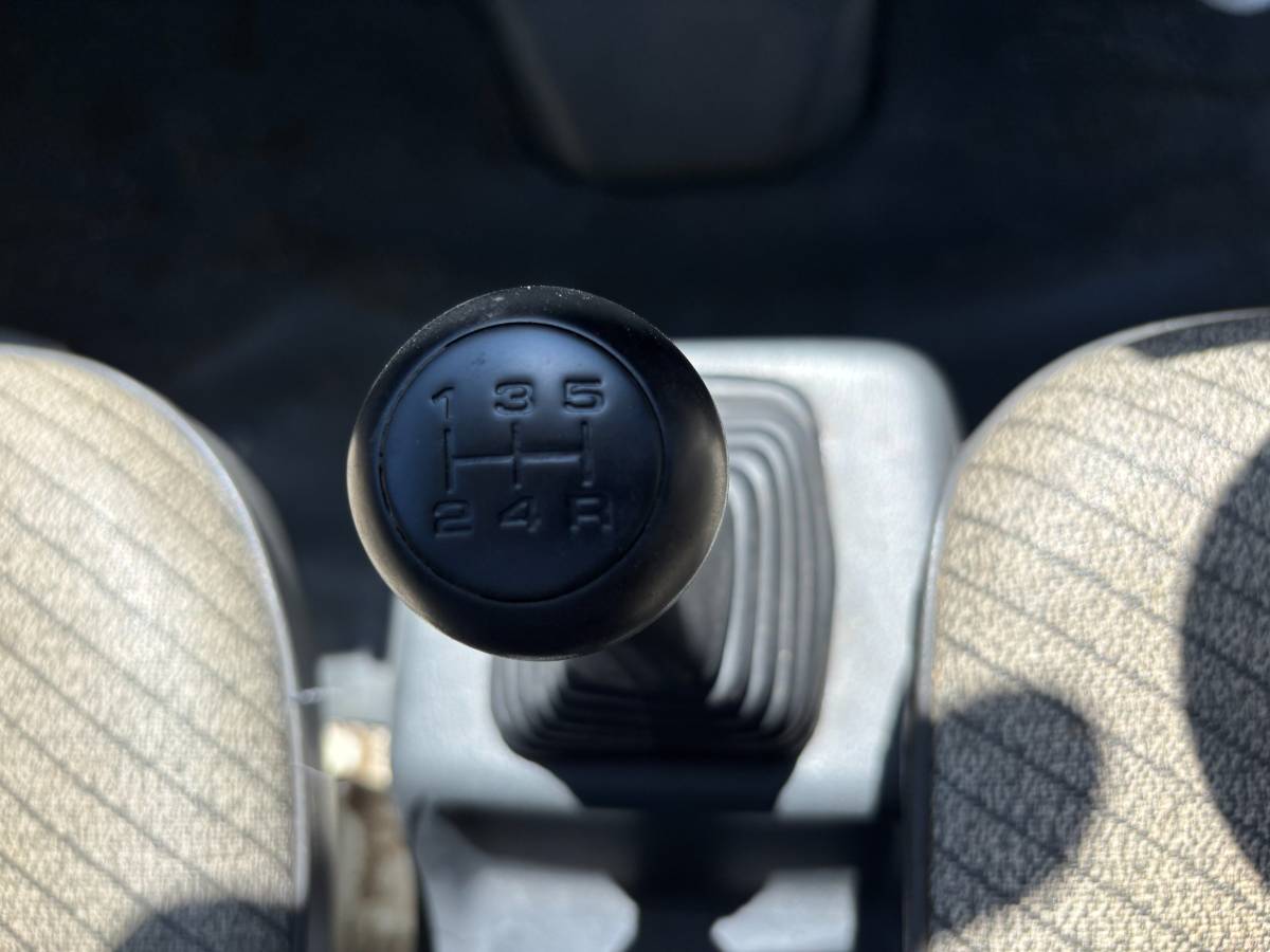 Honda-acty-1992-white-40