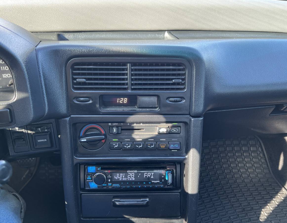 Honda-crx-1990-white-3