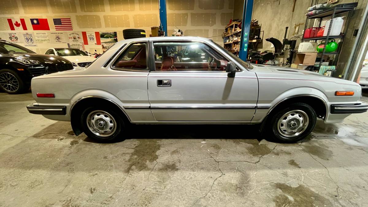 Honda-prelude-1981-grey-4