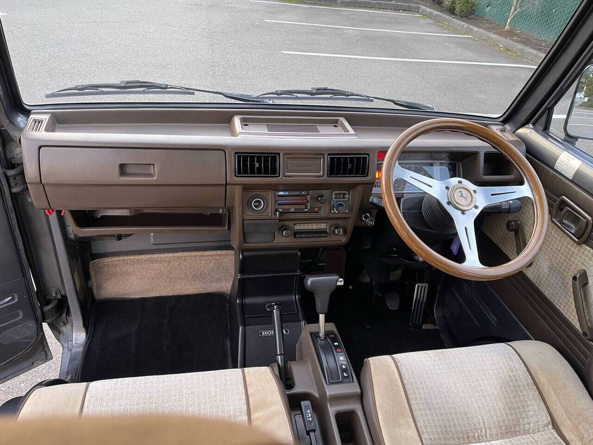 Honda-street-1987-grey-4