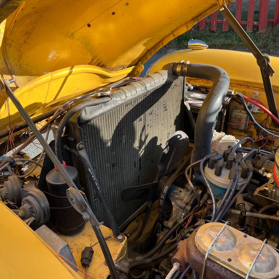 Hudson-1947-yellow-11