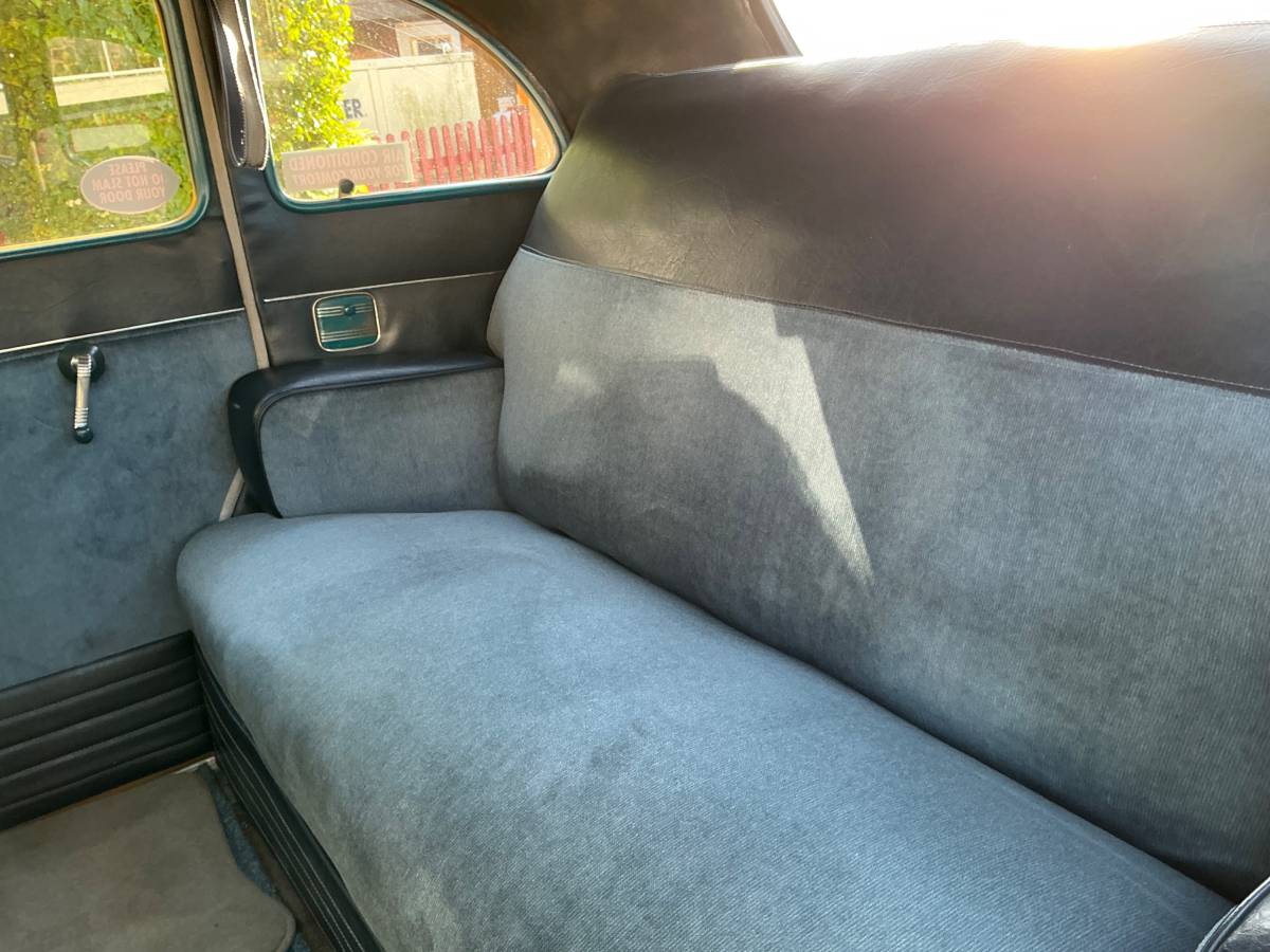 Hudson-1947-yellow-5