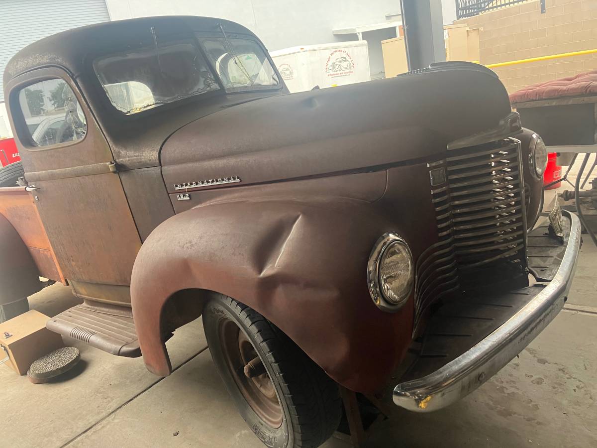 Ih-kb2-pickup-1949-red-4