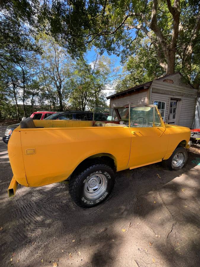 Internationa-harvester-scout.right-side-steering-1978-orange-1