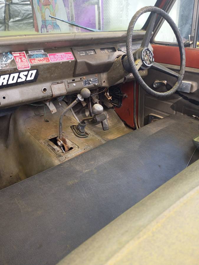 Internationa-harvester-scout.right-side-steering-1978-orange-18