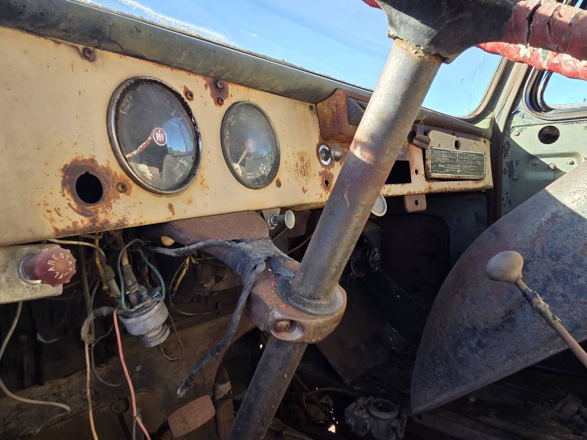 International-1952-black-10