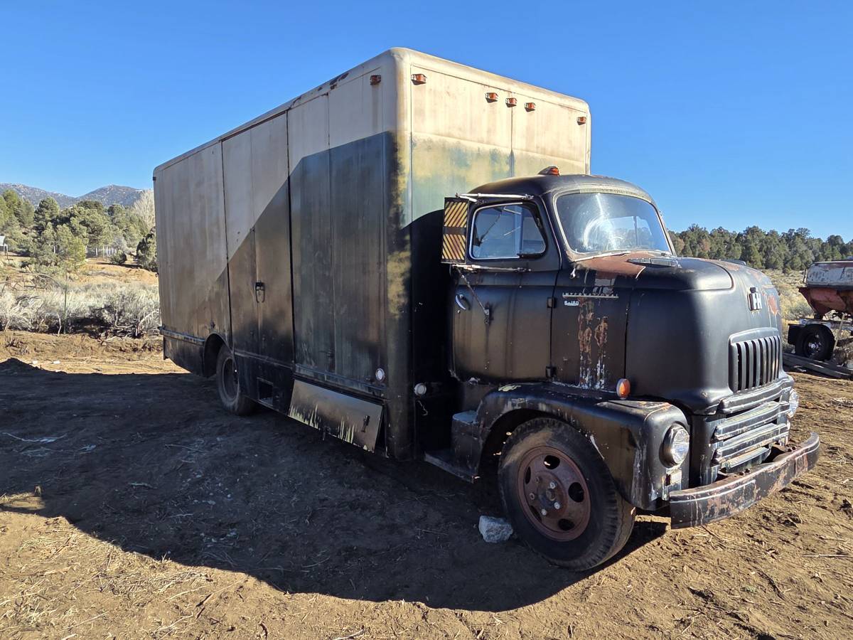 International-1952-black-4