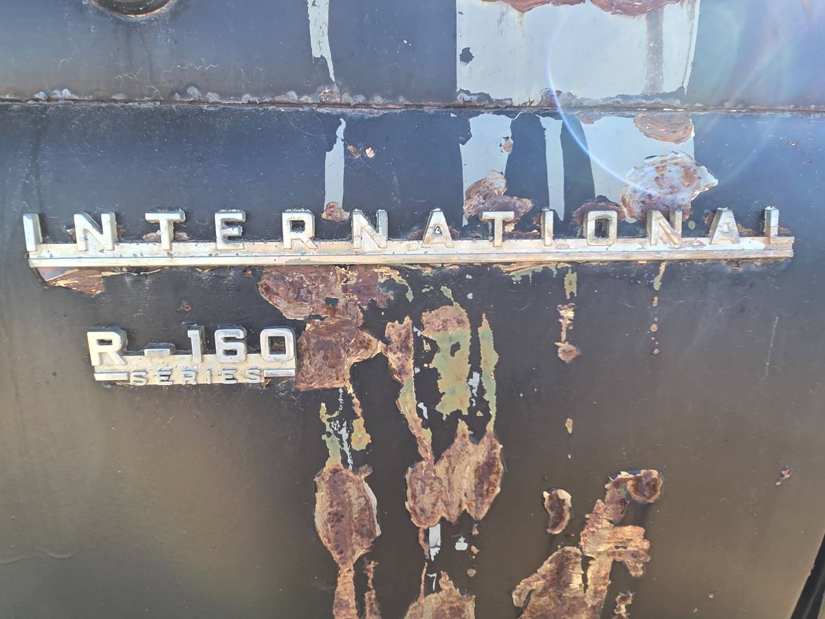 International-1952-black-5