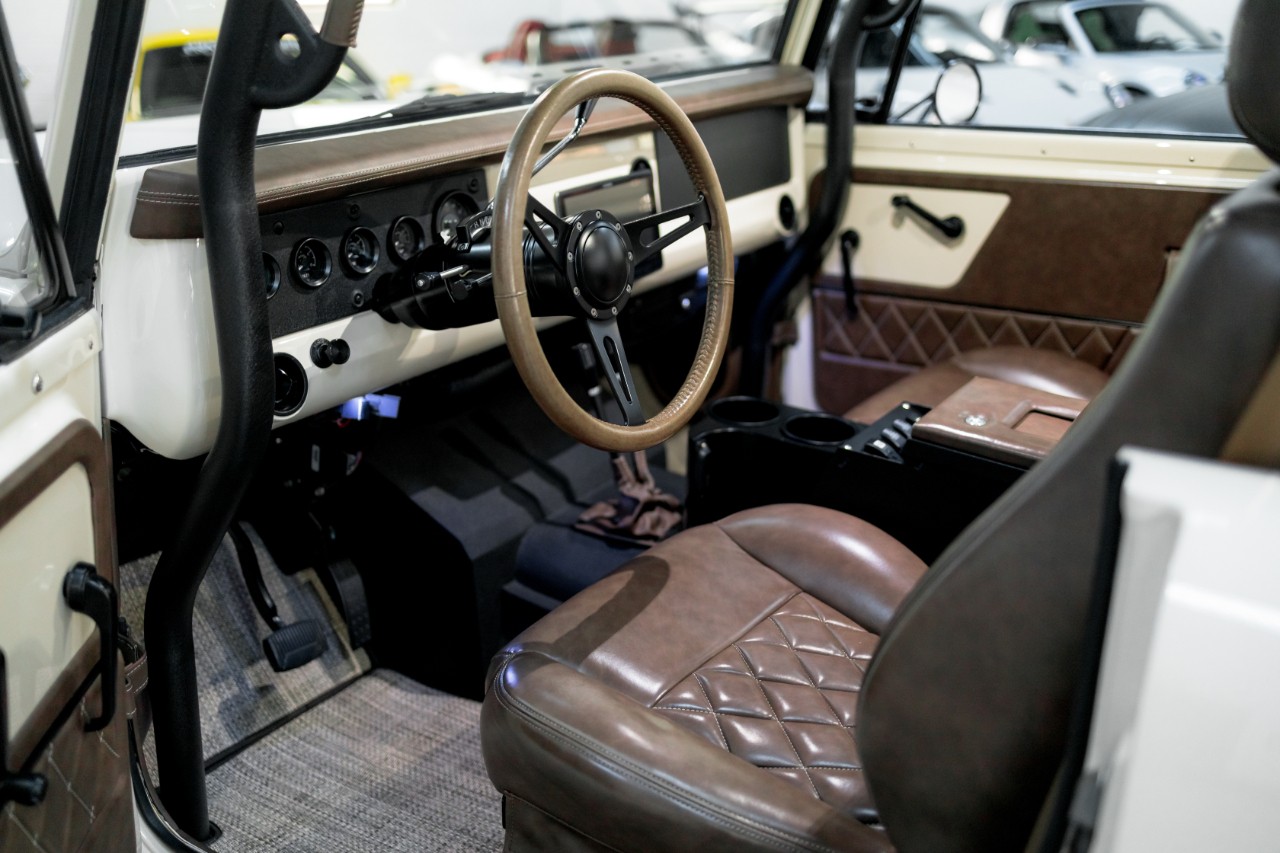 International-1967-SUV-1