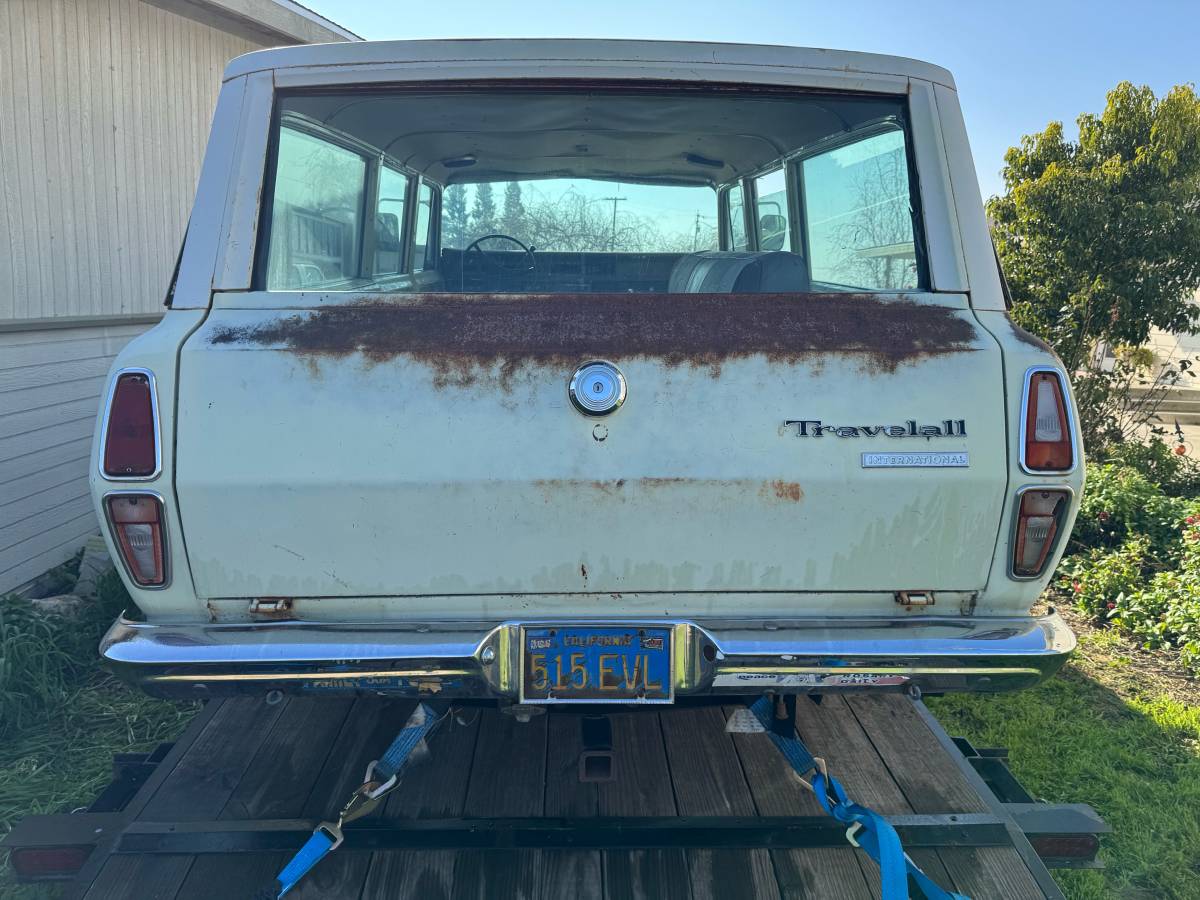 International-1973-white-11