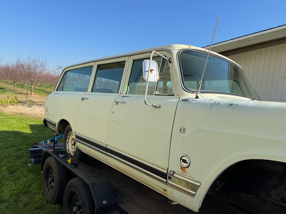 International-1973-white-12