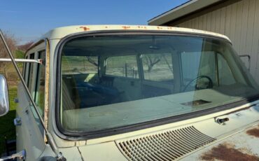 International-1973-white-15