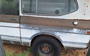 International-1977-brown-4