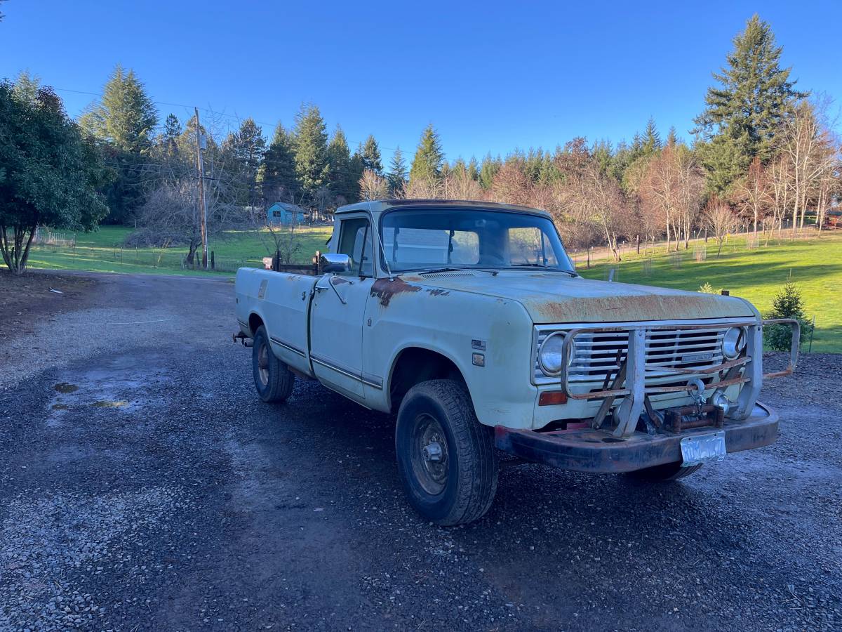 International-200-8-1974-green-1