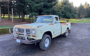 International-200-8-1974-green-3