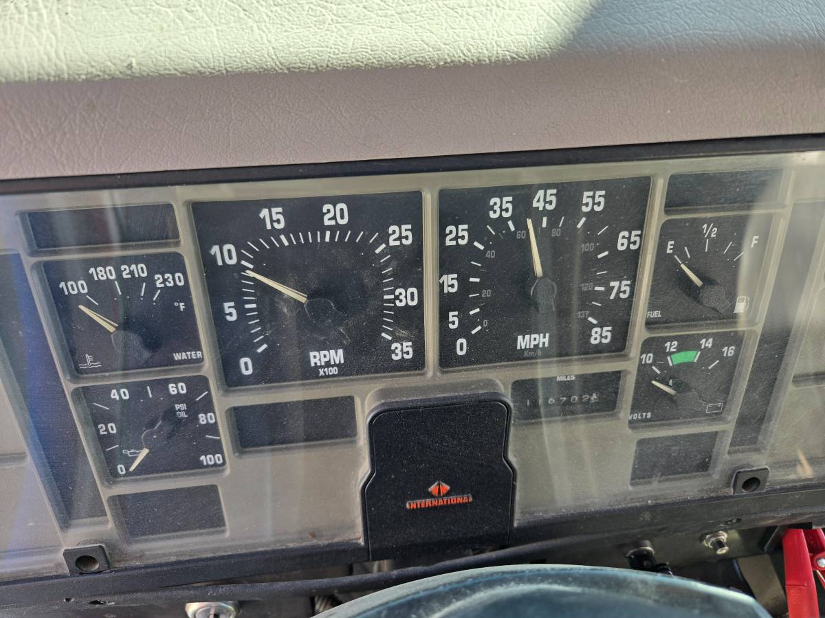 International-4700-diesel-1995-red-10