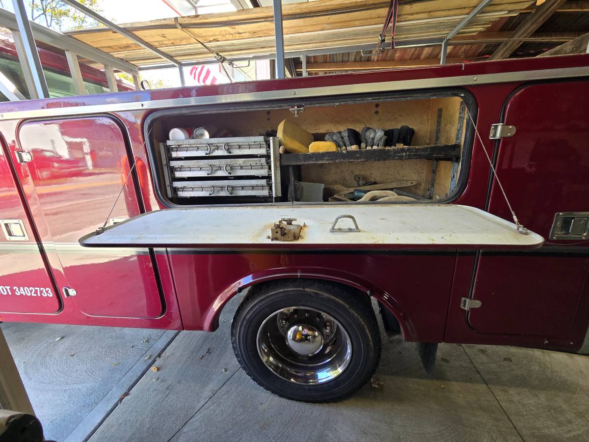 International-4700-diesel-1995-red-3