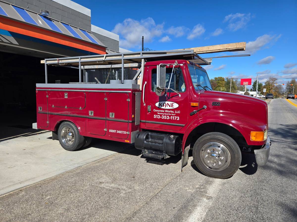 International-4700-diesel-1995-red-6