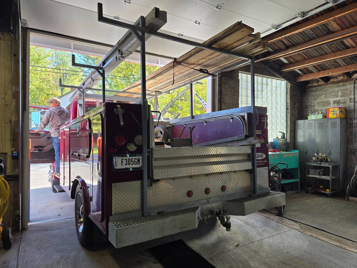 International-4700-diesel-1995-red-7