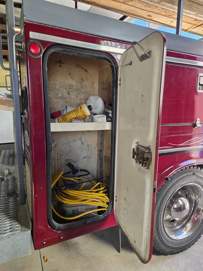 International-4700-diesel-1995-red-9