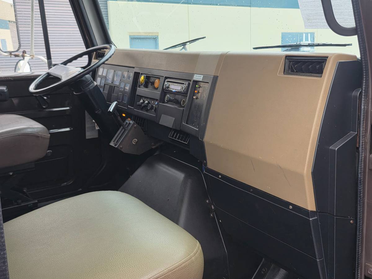 International-4900-diesel-1990-white-126