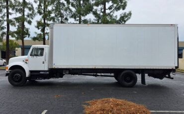 International-4900-diesel-1990-white-30