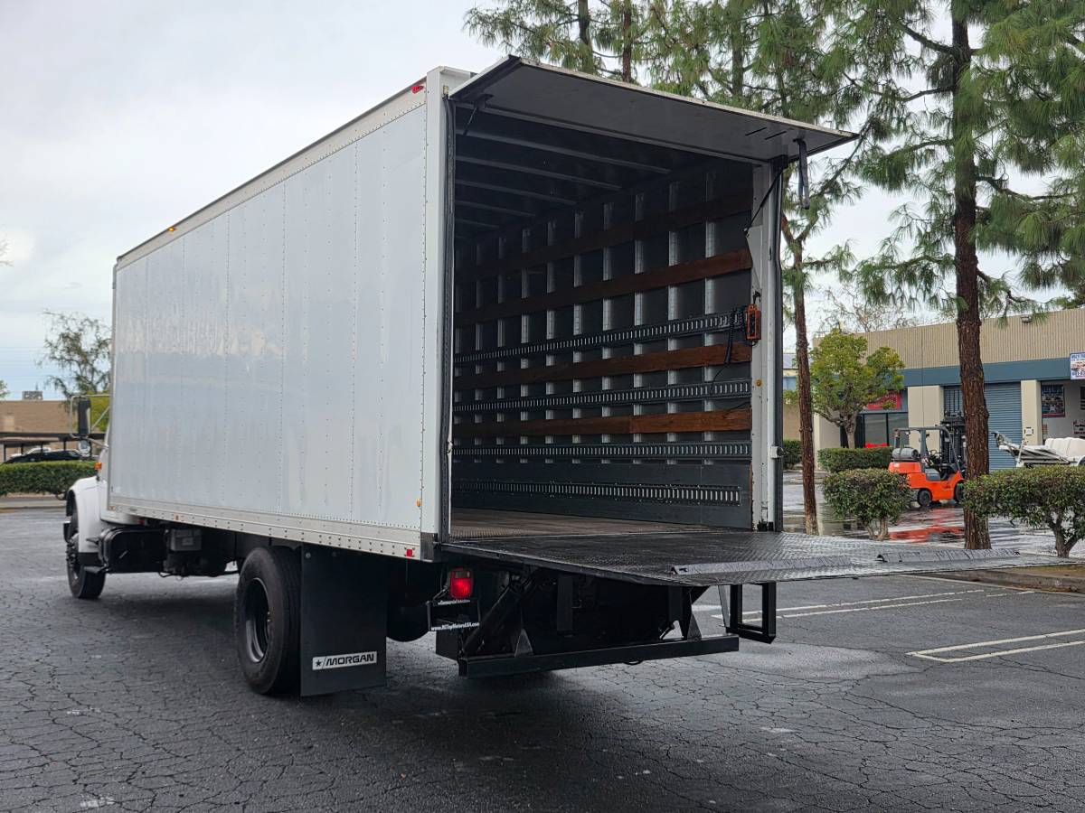 International-4900-diesel-1990-white-49