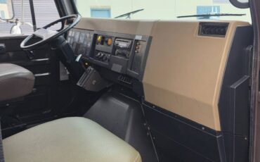 International-4900-diesel-1990-white-50