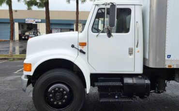 International-4900-diesel-1990-white-56