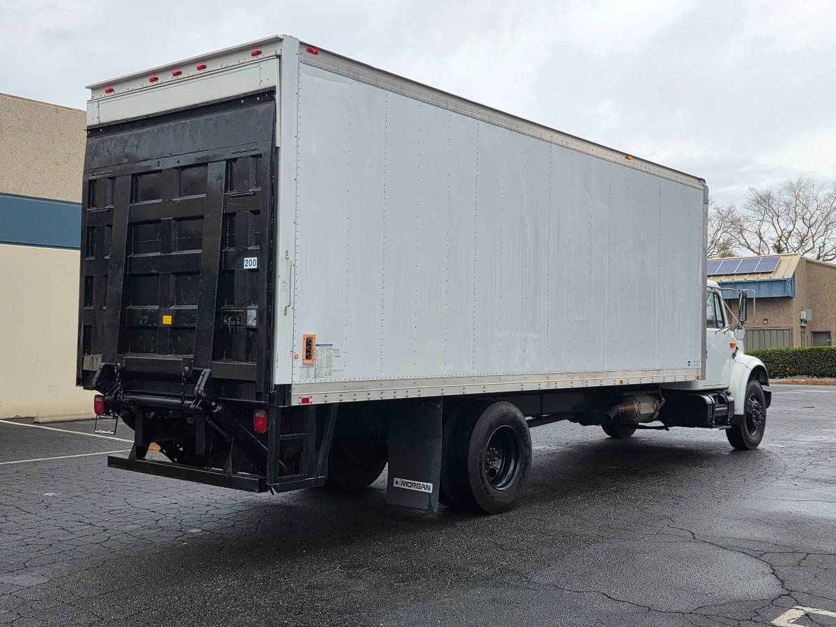 International-4900-diesel-1990-white-59