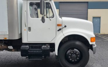 International-4900-diesel-1990-white-85
