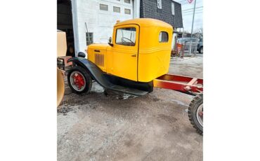 International-Flatbed-truck-1936-Yellow-Red-3