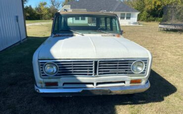 International-Harvester-Travelall-1973-SUV-1