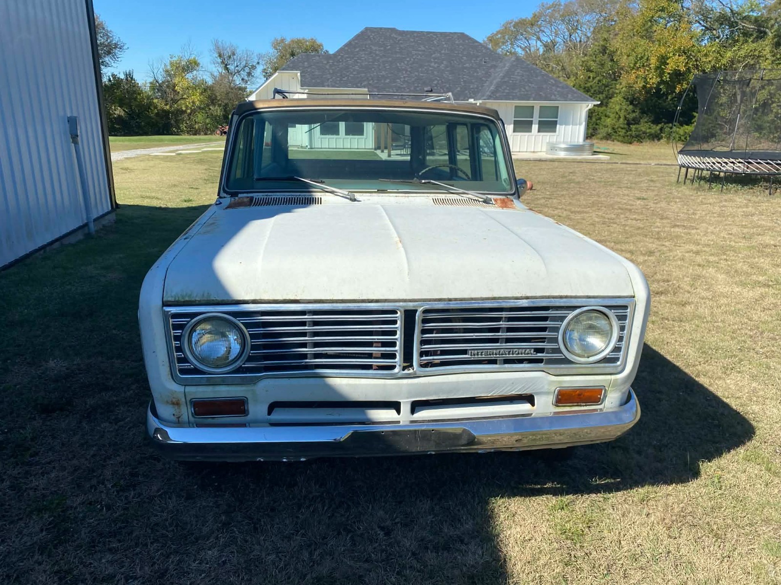 International-Harvester-Travelall-1973-SUV-1