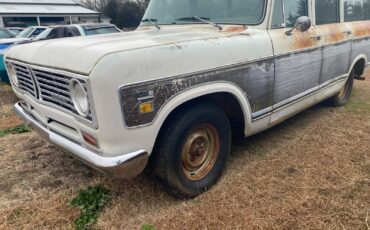 International-Harvester-Travelall-1973-SUV-10