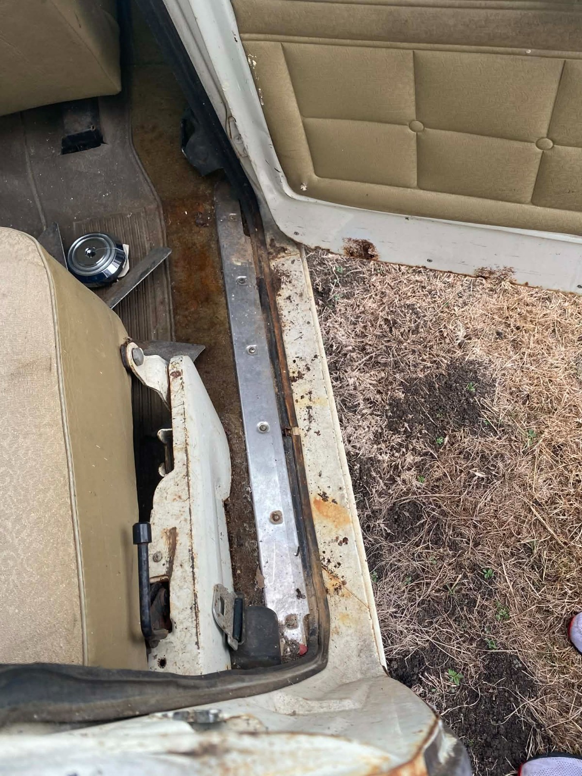 International-Harvester-Travelall-1973-SUV-11