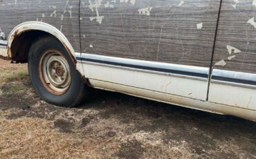 International-Harvester-Travelall-1973-SUV-12