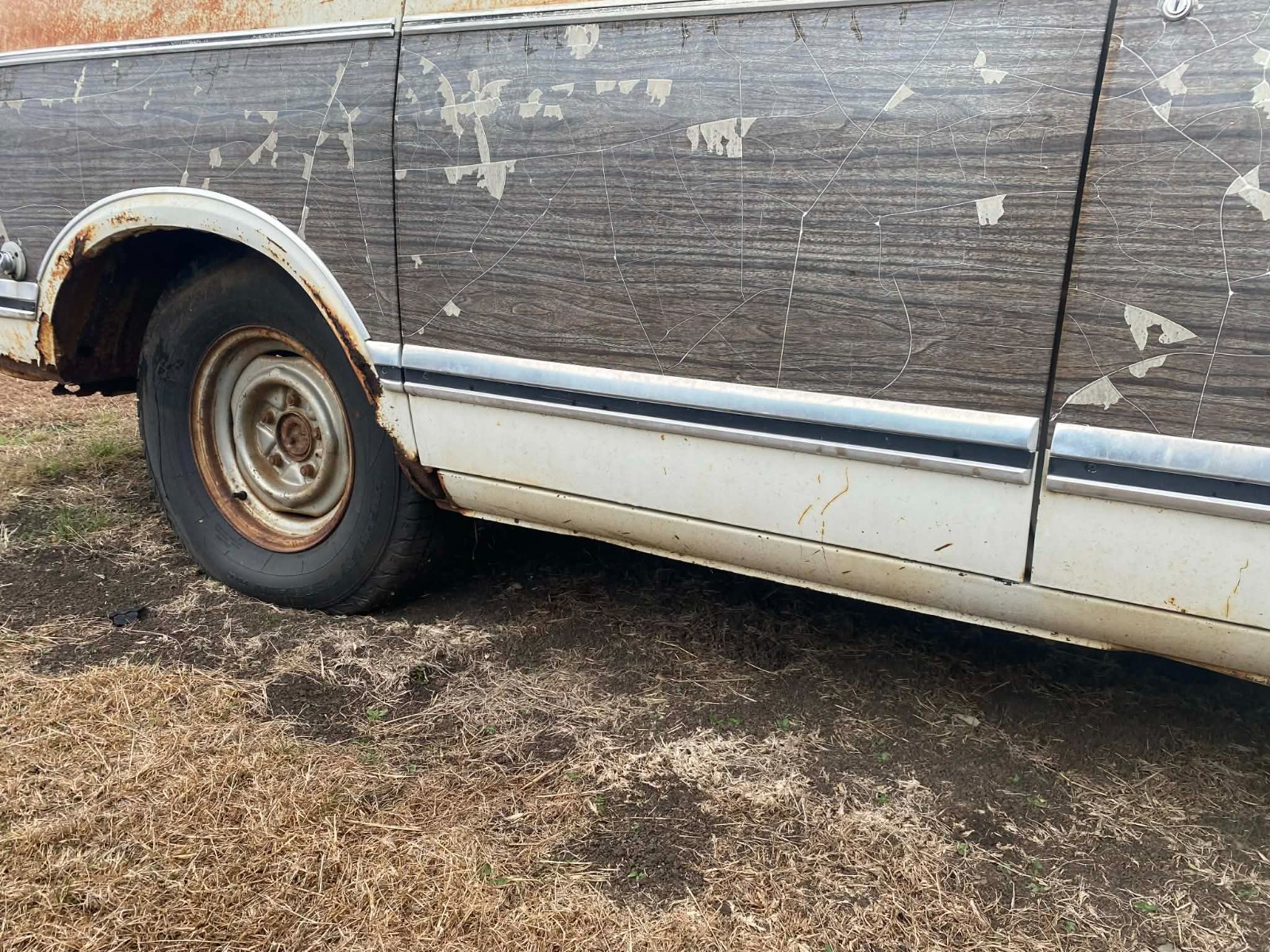 International-Harvester-Travelall-1973-SUV-12