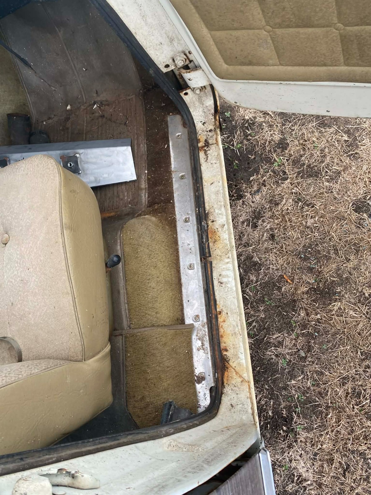 International-Harvester-Travelall-1973-SUV-17