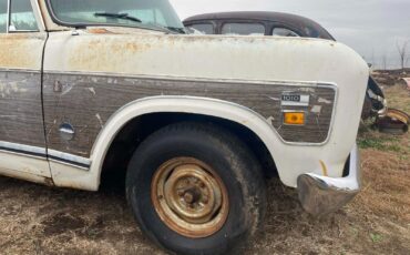 International-Harvester-Travelall-1973-SUV-19