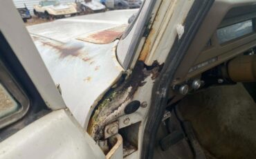 International-Harvester-Travelall-1973-SUV-21