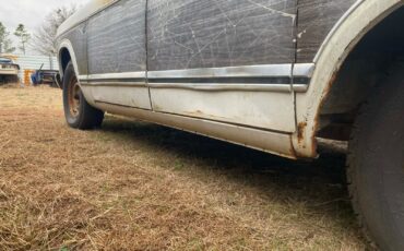 International-Harvester-Travelall-1973-SUV-22