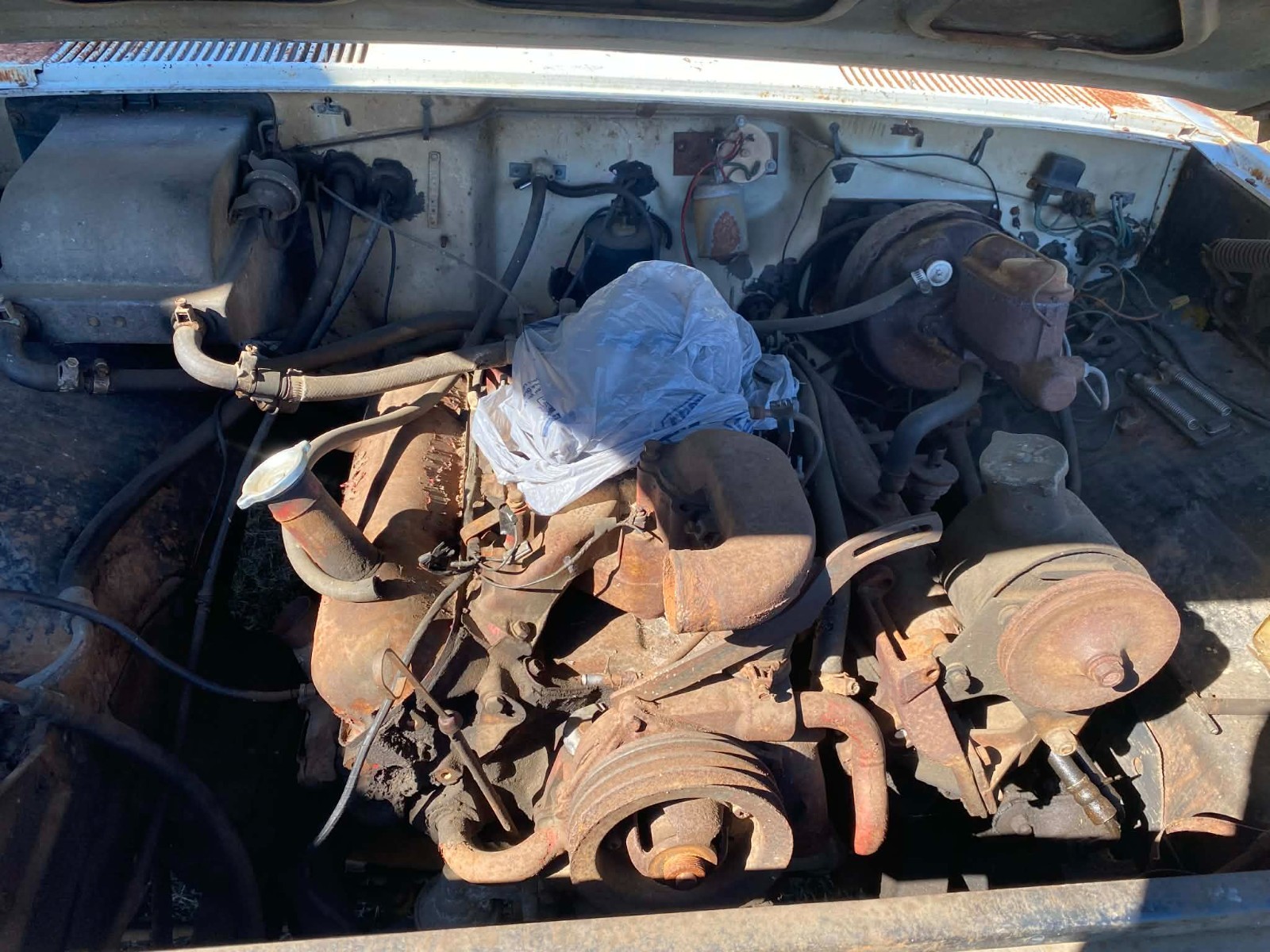 International-Harvester-Travelall-1973-SUV-25