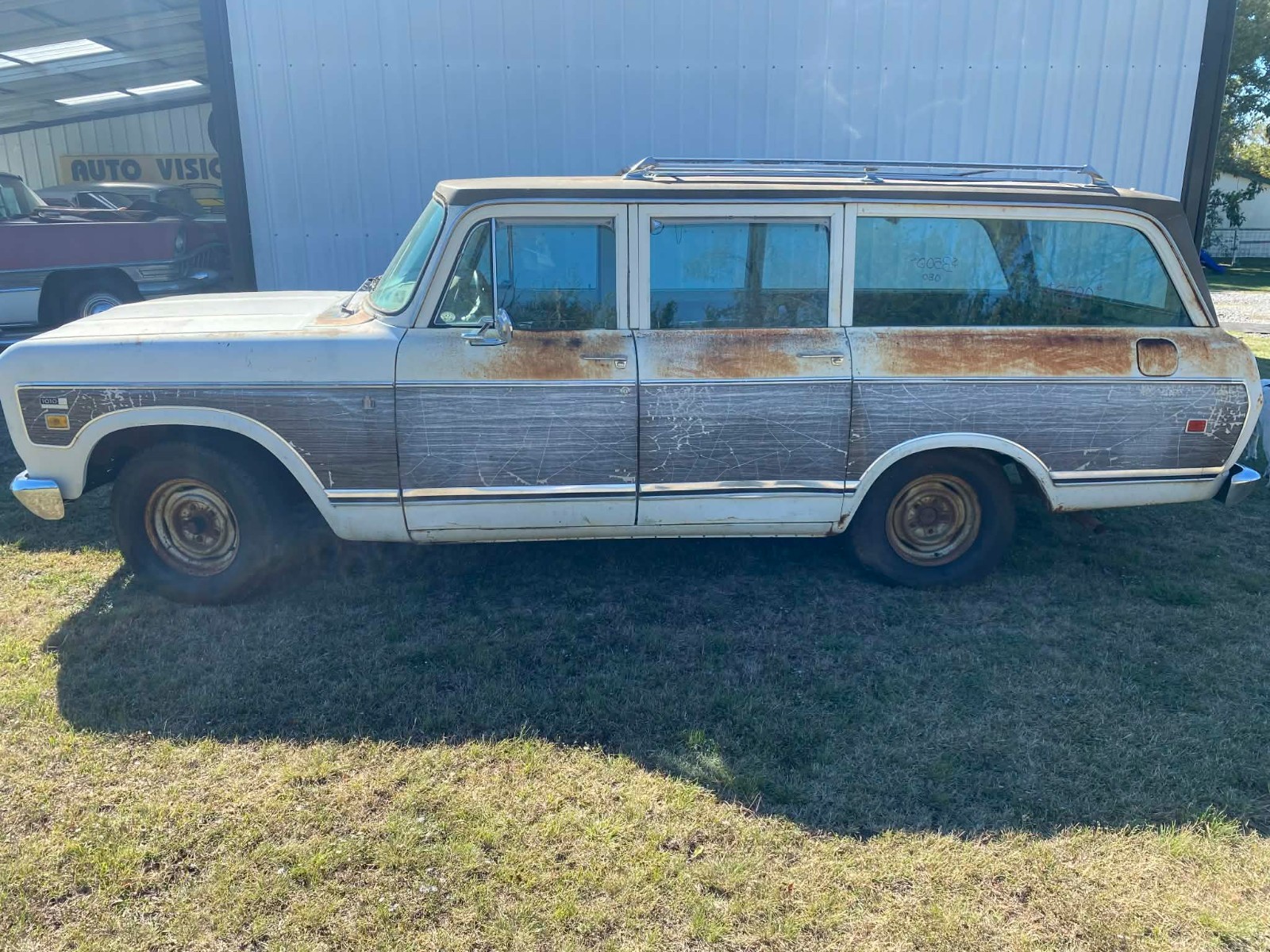 International-Harvester-Travelall-1973-SUV-6