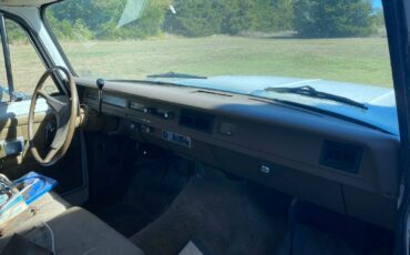 International-Harvester-Travelall-1973-SUV-7